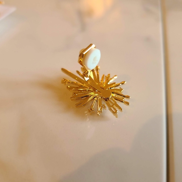 Gold tone rhinestone burst stud earrings - Picture 5 of 7